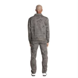 Pantalon à imprimé graphique-Pantalon audacieux et élégant pour hommes et femmes, parfait pour le streetwear et la mode - Product Image 3