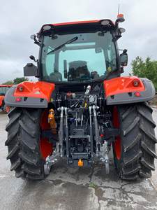 Kubota M6-122 Tractor 4x4 4-wheel Drive Tractor - Product Image 4