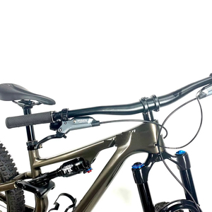 PRECIO INCREÍBLE: Bicicleta Stumpjumper 15 Expert con Horquilla de Carbono, 27 Velocidades, Cuadro Completamente Amortiguado, Talla S1, Color Gris Metálico Brillante - Product Image 1