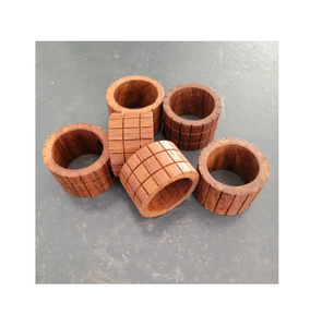 Rond de serviette en bois fait main de haute qualité décoration de fête d'événement dîner pièce de conception sculptée de table avec couleur bois naturel - Product Image 5