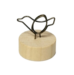 Soporte de clip de nombre de metal y base de madera rústica artesanía natural redondo y portatarjetas de diferentes formas de metal - Product Image 4