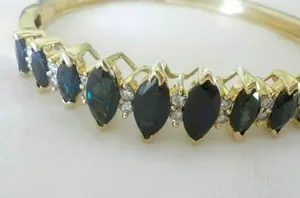 Bracelet de fiançailles vintage en argent 925 plaqué or avec diamant moissanite taille marquise de 5 carats et saphir - Product Image 3