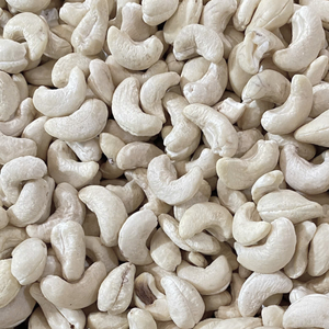 Fournisseur de confiance au Vietnam, marque SANTIGO, noix de cajou crues congelées, 4,7% d'humidité, exportées vers Dubaï, l'UE, le Moyen-Orient - Product Image 1