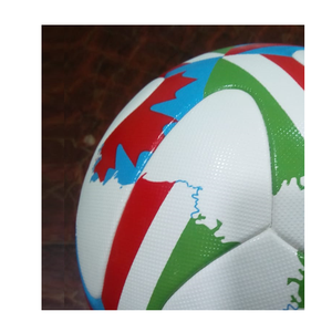 Balones de fútbol multicolores de alto grado Tamaño 4 y 5 Balones de fútbol con servicio OEM para entrenamiento al aire libre - Product Image 1