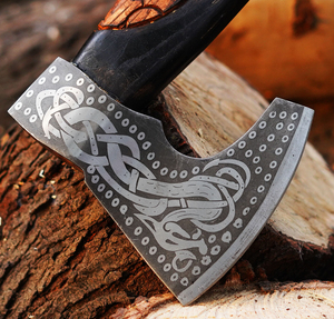 Hache d'extérieur à barbe fonctionnelle en acier à haute teneur en carbone forgée à la main manche en bois hache Viking Tomahawk faite à la main - Product Image 5