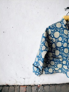 Veste matelassée faite à la main pour femmes, Parka en coton à fleurs à manches longues, Design bleu réversible, lavable à la main, Style Boho Vintage - Product Image 2