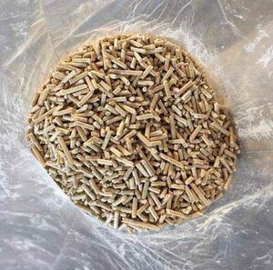 Pellets de Madera de Pino de Primera Calidad Plus-A1 de BE con 1% de Ceniza, 8% de Humedad, 4000J de Calorías para Energía de Biomasa y Cocina - Product Image 1