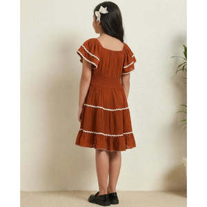 Robe trapèze mi-longue en rayonne unie à col carré Bugandbees | Vêtements pour filles, robe pour enfants de 3 à 13 ans, mode - Product Image 4