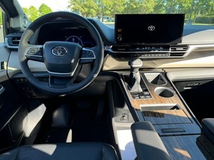 VENTAS LISTAS PARA ENVIAR: Sie-nna REEV 2.5 2025, Auto Usado, Automático, Volante a la Izquierda, 7 Asientos, DIY Industrial OEM ODM, 3 Años de Garantía - Product Image 3