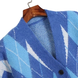 เสื้อไหมพรมลายอาร์ไกล์คุณภาพสูงสำหรับฤดูใบไม้ร่วงและฤดูหนาว คอวี สีสันตัดกัน กระดุมแถวเดียว ผ้าขนแพะโมแฮร์ ยับยาก ระบายอากาศได้ดี สำหรับผู้หญิง - Product Image 3