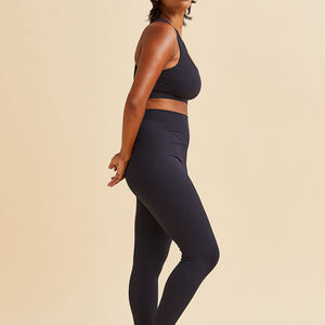 Soutien-gorge de sport pour femmes sans couture personnalisé de couleur unie avec fermeture éclair avant OEM - Product Image 4