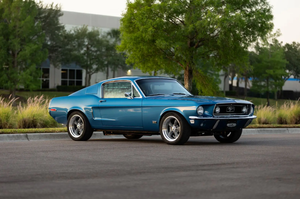 8F01C134102 Voiture de sport américaine d'occasion, modèle Fastback Muscle Car classique de 1968, moteur V8, coupé performant, véhicule de collection vintage, faible kilométrage - Product Image 2