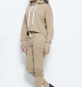 Vente en gros Ensemble de 2 pièces tendance pour femmes 100% survêtements en molleton de coton hauts courts tenues vêtements de sport Streetwear pantalons de survêtement - Product Image 4