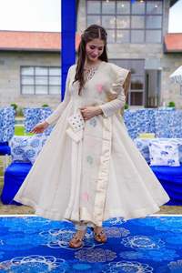 Vestido elegante Bordado de hilo pesado de último diseñador con ropa india y paquistaní Dupatta - Product Image 2