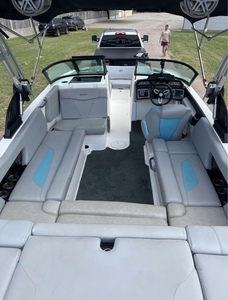 2022 MASTER CRAFT NXT22 motore per barca a reazione entrobordo 715 ore sovralimentato 250HP 4 tempi viene fornito con molti giubbotti di salvataggio - Product Image 3