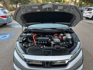 Taille de pneu Turbo Honda Clarity hybride rechargeable 4 portes berline Vente à prix abordables Intérieur léger de boîte de vitesses automatique Sièges en cuir FWD R17 - Product Image 5