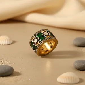 Anillo de Diamantes con Esmalte Esmeralda, Joyería Única con Baño de Oro, Anillos de Moda - Product Image 1
