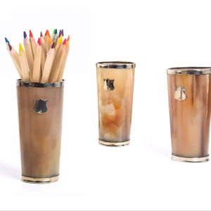 Porte-stylo en corne de buffle, alliant élégance et durabilité, parfait pour les stylos, décoration de bureau, haute qualité - Product Image 1