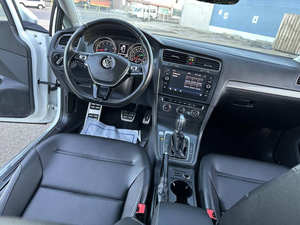 Auto Usado de Calidad a Precio Accesible, Volkswagen Golf Alltrack 2019, Volante a la Izquierda - Product Image 2