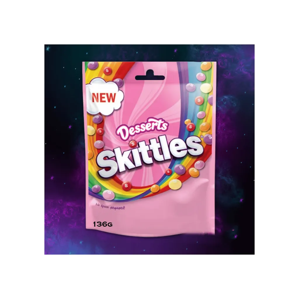 Revel in the Dessert Paradise Skittles Desserts 136g, où chaque mâcher dévoile la magie du dessert sucré