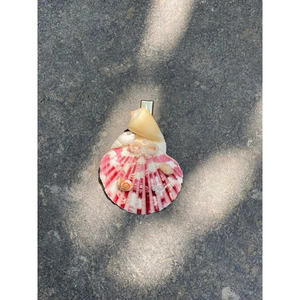 Barrettes en coquille naturelle avec inspiration océanique, idéales pour les fêtes côtières, les événements de voyage et les idées de style de villégiature - Product Image 2