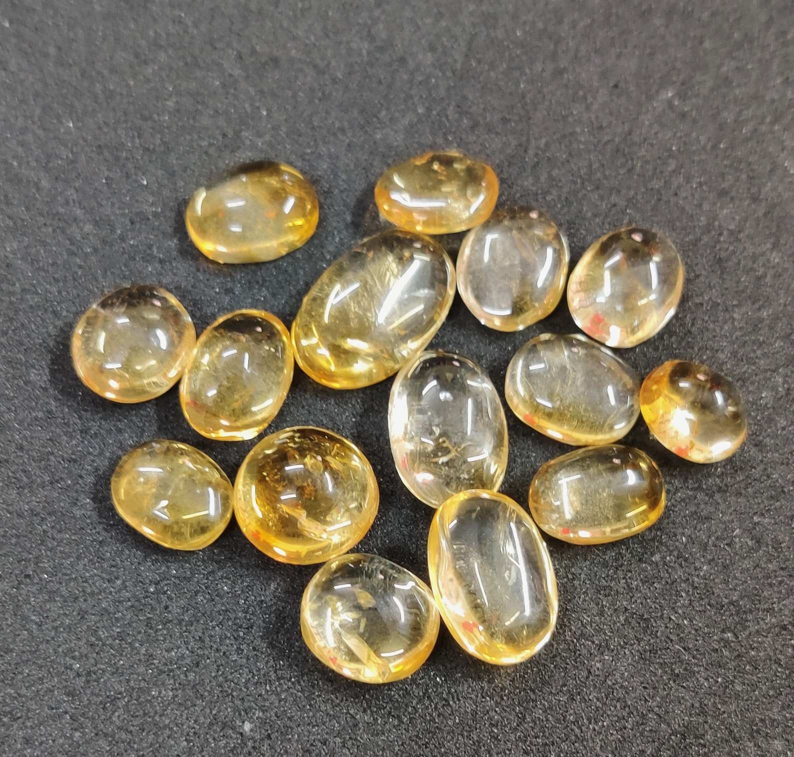 สีเหลือง