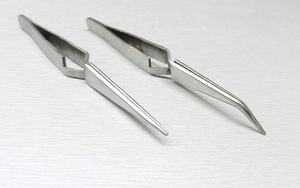 Pinzas Curvas de Acción Inversa con Bloqueo Cruzado y Punta Dentada, Material de Acero para Joyeros y Relojeros - Product Image 6