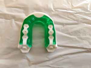 Protège-dents de boxe pour adulte avec logo personnalisé, nouveau modèle avec style dentaire, prix de gros, fabrication sur mesure et impression personnalisée - Product Image 2