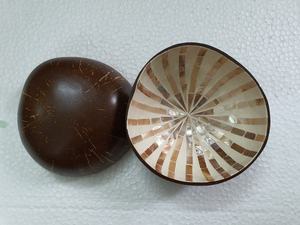 ชุดชามเปลือกมะพร้าวขัดเงาแบบเป็นมิตรต่อสิ่งแวดล้อม พร้อมช้อนส้อม ดีไซน์มินิมอล ผลิตในเวียดนาม ราคาขายส่ง - Product Image 6