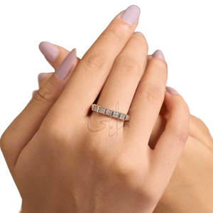 Anillo en Tono Plateado que Encarna la Elegancia, Forma Básica, Pequeñas Cuentas Flotantes que se Delicatamente Deslizan con Cada Movimiento - Product Image 2