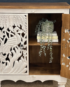 Buffet moderne en bois de manguier sculpté à deux portes, fabriqué à la main, au design blanchi à la chaux, pour le salon, la salle à manger et la chambre à coucher. - Product Image 3