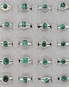 Vente en gros de bagues en pierres précieuses en argent sterling 925 bijoux fins avec perle de malachite naturelle pour les mariages, les fiançailles et les fêtes - Product Image 1