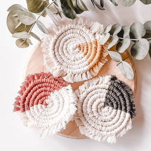 Juego de Posavasos de Macramé Multicolor Absorbentes y Resistentes al Calor, Hechos a Mano con Cuerda de Algodón Trenzada, para Bebidas, Té y Café - Product Image 3