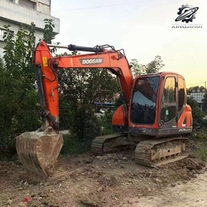 รถขุดตีนตะขาบ Doosan DX75 มือสอง ขนาด 7.5 ตัน บุ้งกี๋ 0.37 ลบ.ม. แบรนด์เกาหลีแท้ รถขุดขนาดเล็กสำหรับงานก่อสร้าง ชั่วโมงการทำงานต่ำ ได้รับการรับรองมาตรฐาน CE - Product Image 3