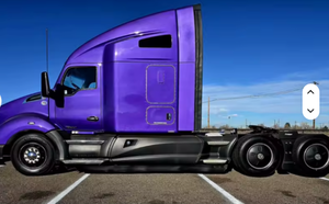 Camion semi-remorque T680 Sleeper d'occasion, toit surélevé 76, 455 CV, boîte automatique 12 vitesses, prêt à être expédié - Product Image 5