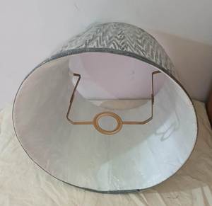 Mini abat-jour blanc en toile de jute naturelle moderne fait à la main avec anneau en métal pour lustres suspendus à usage intérieur - Product Image 4