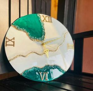 Cadran et chiffres de l'horloge: cela peut être peint sur la surface ou appliqué avec des autocollants ou des décalcomanies. - Product Image 3