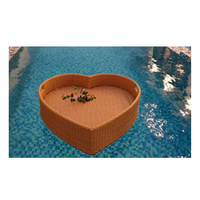 Plateaux flottants pour la détente, parfaits pour les fêtes à la piscine et le repos: rotin et plastique/Collection de plateaux flottants