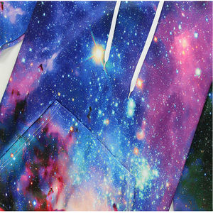 Sudadera con capucha y cremallera con un vibrante diseño de escamas de sirena y textura colorida para un estilo urbano unisex y uso diario. - Product Image 6