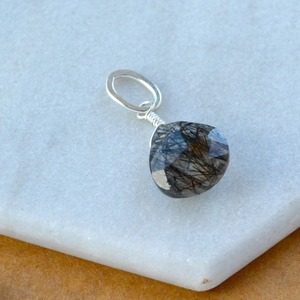 Colgante de Piedra Preciosa Facetada en Forma de Lágrima de Rutilo Negro, Piedra Natural Negra Intensa, Chapado en Oro, Joyería Artesanal - Product Image 3