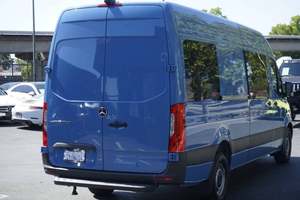 PRISTINE CLEAN 2024 Merce-dess-Benz eSprinter 2500 - Product Image 3