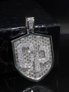 Pendentif en argent sterling 925 avec diamants Moissanite VVS étincelants, taille baguette et ronde, pour homme et femme, idéal pour les soirées - Product Image 4