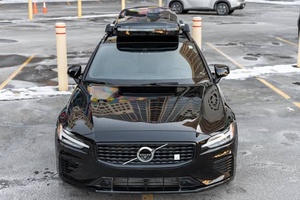 VOL-VO V60 T8 2022 Extrêmement Propre, LHD/RHD, Moteur Hybride Rechargeable 455 CV, Transmission Intégrale, Prêt à être Expédié - Product Image 2
