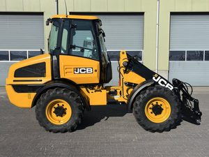 JCB 409 Agri SV Wheel Loader with Stage V Diesel Engine and <b>Z</b>-<b>Bar</b> Loader Arm for Agriculture and Material Handling - Product Image 4