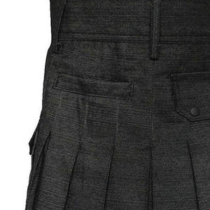 Kilt utilitaire en denim noir Me's Active, tenue écossaise traditionnelle, poches cargo, ajustement personnalisé, bretelles - Product Image 6