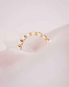 La mayoría de las ventas Modern Eternity Moissanite Diamond Ring con ajuste de bisel protector para el lujo diario disponible al mejor precio - Product Image 2