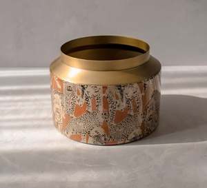 Jarrones decorativos hechos a mano elegantes de aluminio chapado en oro para el hogar, para mesa central, dormitorio, esquinas laterales o flores - Product Image 4