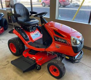 เครื่องตัดหญ้า Kubota G261 รุ่นขายดีที่สุด รถแทรกเตอร์ขนาดเล็ก 4x4 สำหรับสวน เครื่องตัดหญ้าแบบนั่งขับสำหรับงานอุตสาหกรรม พร้อมหัวตัดหญ้าแบบแปรง - Product Image 2