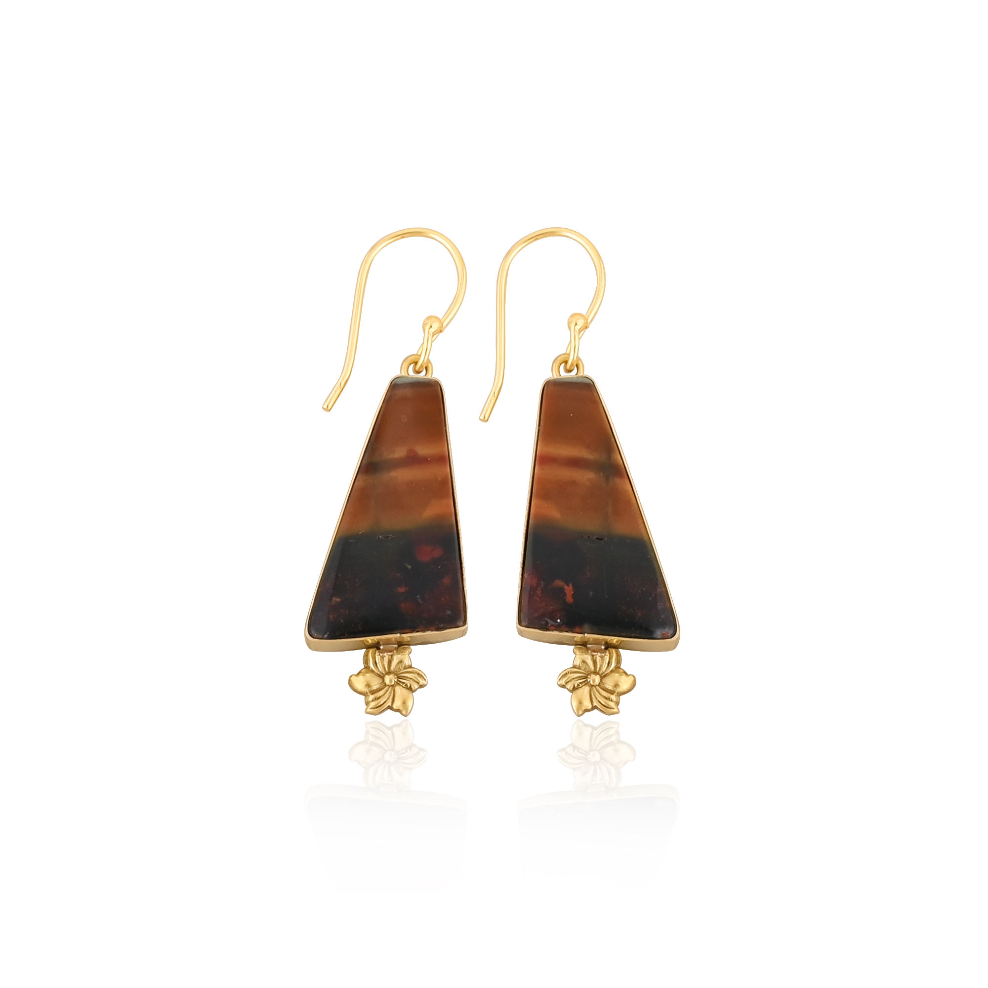 สีน้ำตาล