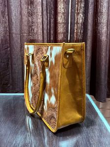 Bolso de Mano de Cuero Hecho a Mano para Mujer, con Tallado Artesanal, Diseño de Primera Calidad para Tiendas Boutique - Product Image 2